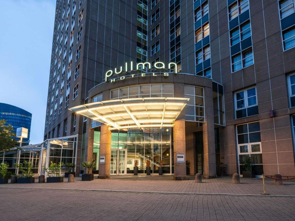 Pullman Stuttgart Fontana · fachada