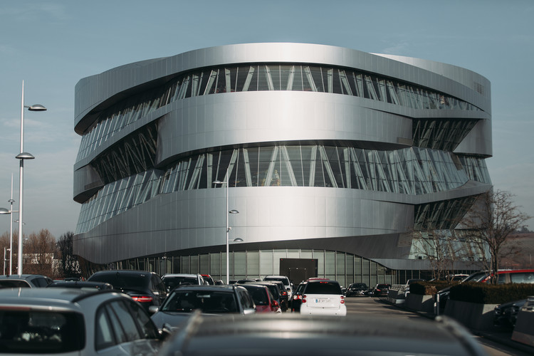 Pullman Fontana Stuttgart · saída do grupo